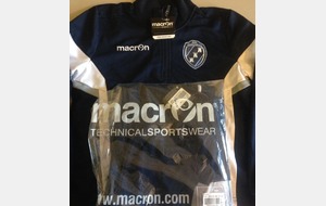 Les survêtements sont disponible au Château des Amendes ! 