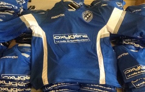 Nouveaux maillots pour l'École de Football !